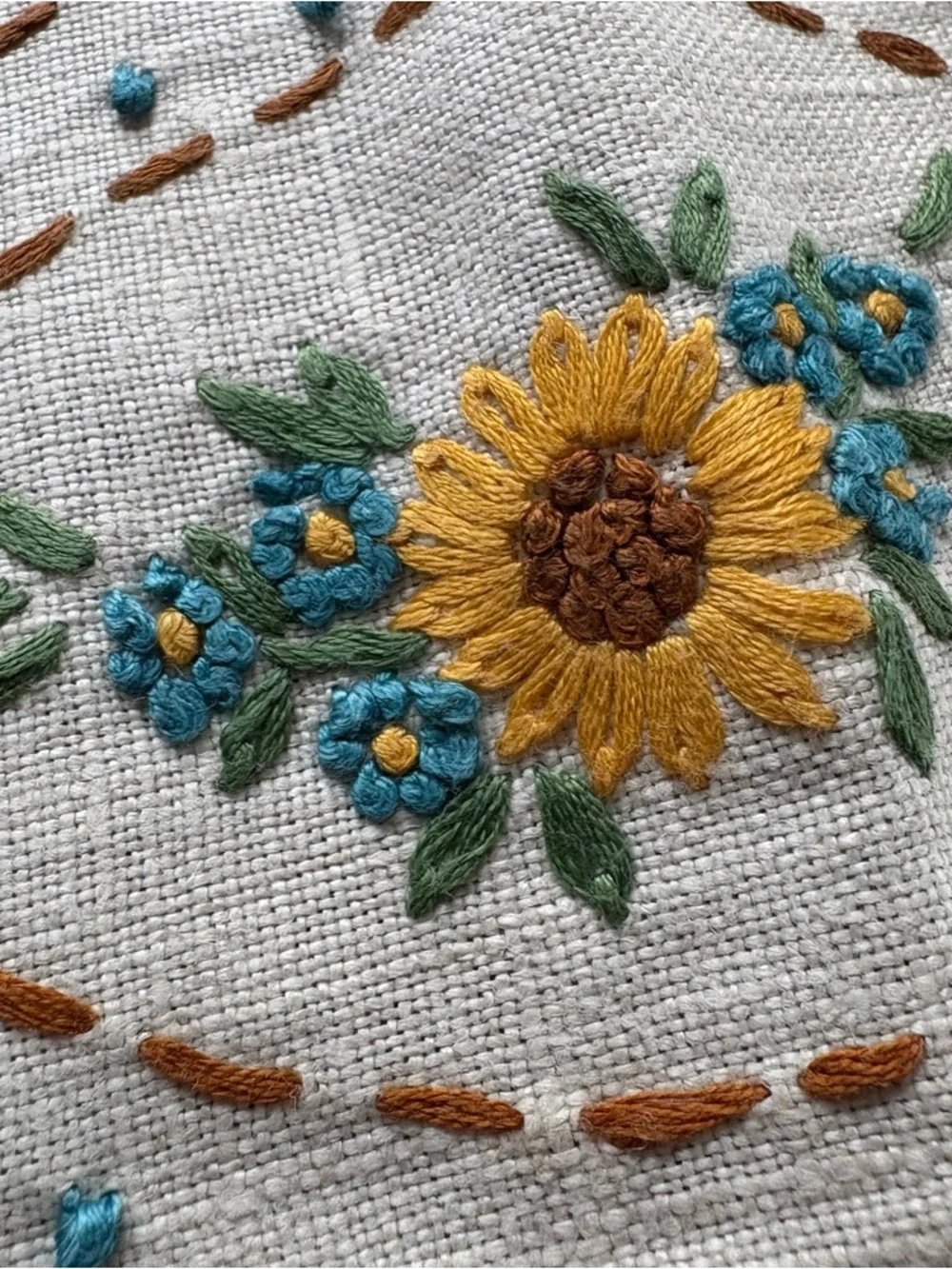 Vintage table runner hand embroidered crochet edge stunning floral cottage 46”